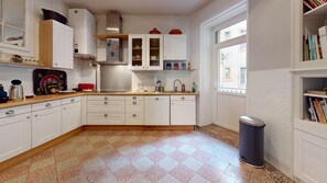 Fridge, microwave, oven, stovetop - Le Saint Nicolas (Strasbourg)