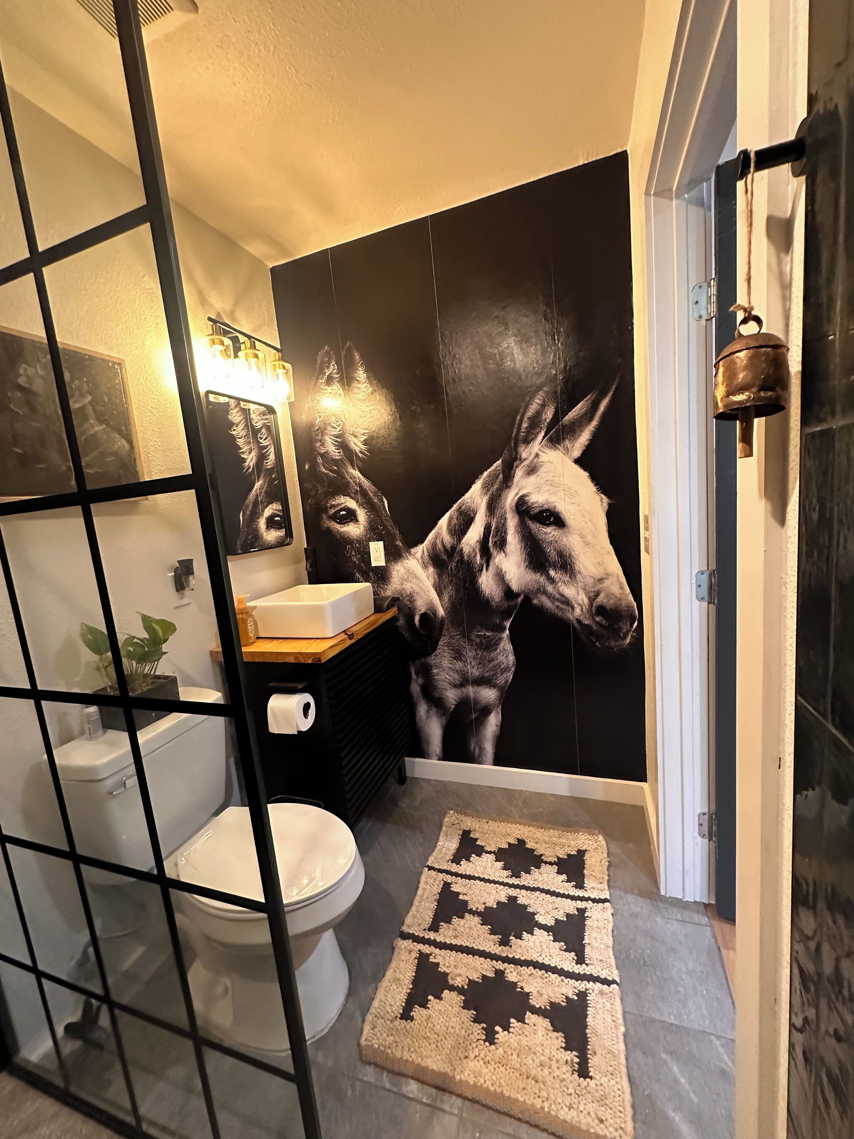 Suihku, pyyhkeet, saippua, sampoo