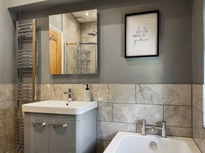 Towels - Cracken Cottage - UK48297 (Chinley)