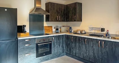 2 bedroom accommodation in Chinley