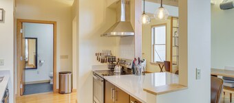 Custom Harborside Loft In the Heart of Ketchikan