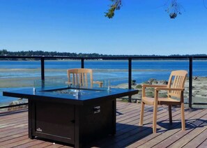 Terrace/patio - Mermaid Cove - OceanFront - 1BDRM (Nanoose Bay)