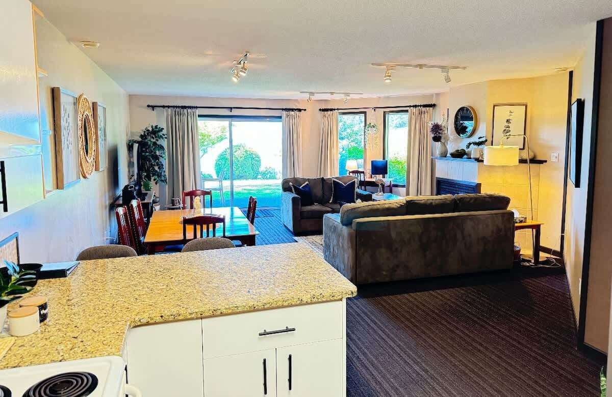 Mermaid Cove - Oceanfront - 1bdrm - Vancouver Island