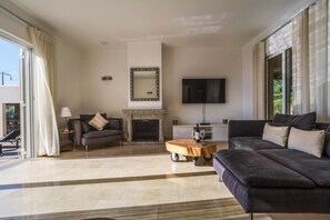 TV, video games, table tennis, stereo