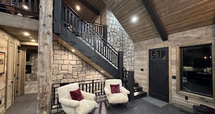 Sugar Pine Chalet- Spa | Sauna | Game Room | Fire Pit | Zion / Bryce