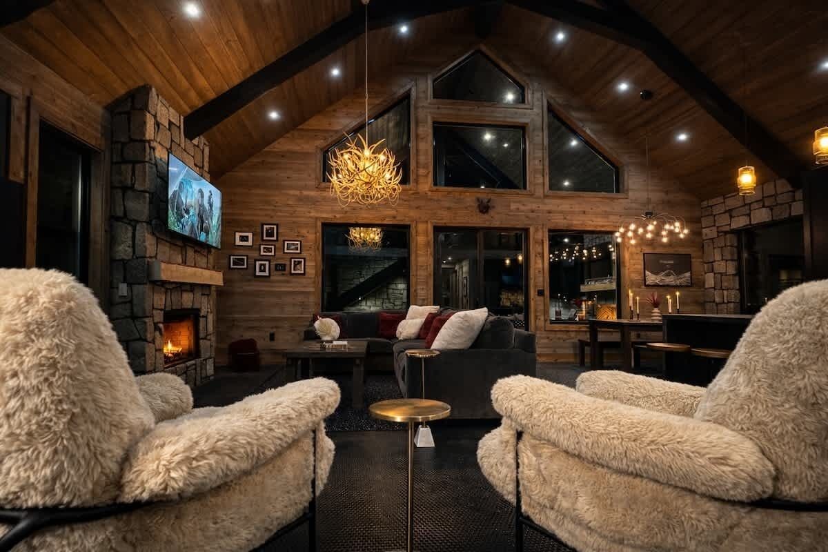 Duck Creek Luxury Chalet: Sauna, Spa + Game Loft - Utah