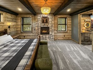 4 habitaciones, escritorio y tabla de planchar con plancha 