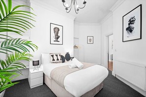 1 chambre, fer et planche Ă repasser, Wi-Fi gratuit, draps fournis