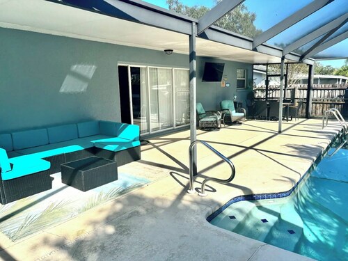 Relaxing Pool Home - Palm Harbor - 3BR - 6PPL