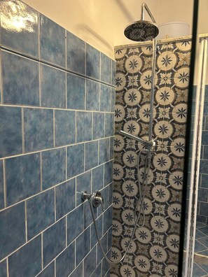 Handtücher, Toilettenpapier