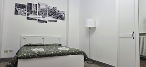 2 bedrooms, iron/ironing board, travel cot, free WiFi