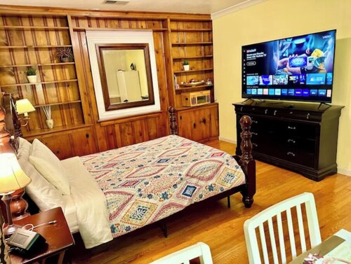 Private, Charm, & Unique Stay

