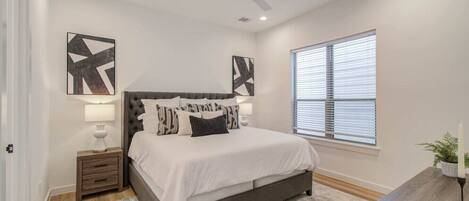 3 bedrooms, iron/ironing board, WiFi, bed sheets