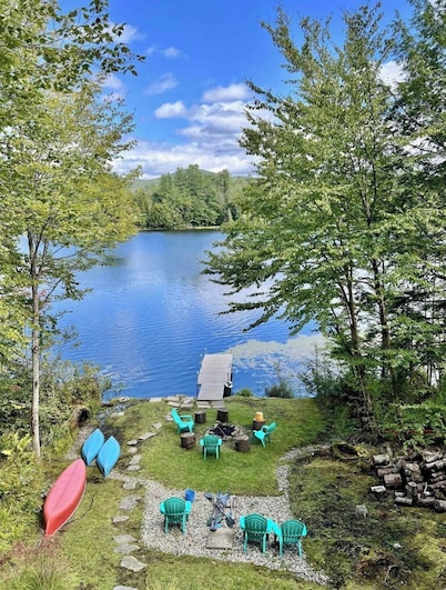 Lakefront Log Home in White Mountains! Dog-Friendly!