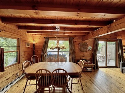 Lakefront Log Home in White Mountains! Dog-Friendly!