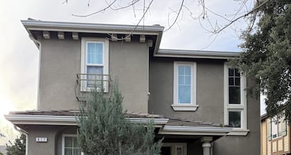 Comfortable Room in San Jose with TV, WiFi, mini-fridge,Coffe maker, microwave