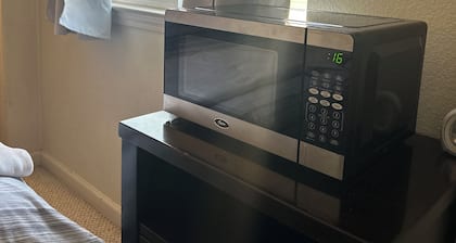 Comfortable Room in lovely San Jose with Wi-Fi, air conditioning, fitness room.