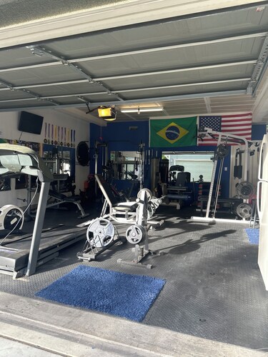 Comfortable Room in lovely San Jose with  TV, WiFi, mini-fridge,maker, microwave