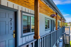 Exterior detail - Clean 2 Double Bed Room in Ramona Wineries (Ramona)