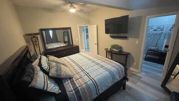 5 bedrooms, iron/ironing board, bed sheets