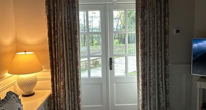 Beautiful Guest Lodge with WiFi in charming Kilkenny City