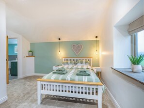 3 bedrooms, free WiFi, bed sheets - 3 bedroom accommodation in Trawden (Trawden)
