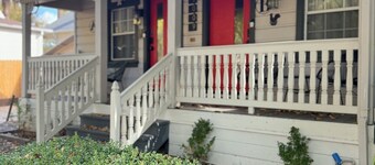 Midtown Gem: 1BR Duplex Near Ice Blocks and Top Restaurants!