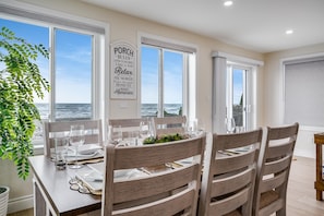 Dining - Hideaway at Cedar Island (Kingsville)