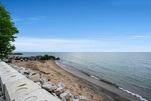 On the beach - Hideaway at Cedar Island (Kingsville)