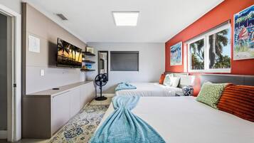 3 bedrooms, desk, iron/ironing board, travel crib