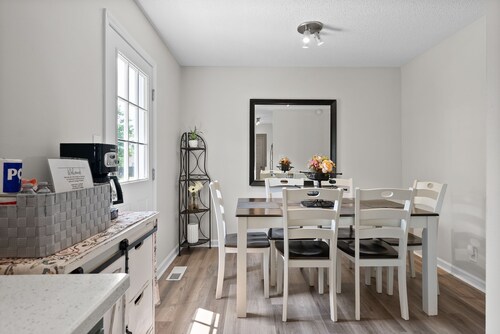 Pet-Friendly Stay & EV Ready | Sleeps 6 Plus