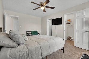 3 bedrooms, iron/ironing board, free WiFi, bed sheets