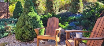 Backyard Guesthouse near Nelson w/ Hot Tub
