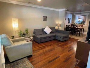 Smart TV, books - Clean, quiet, centrally located home (Salt Lake City)