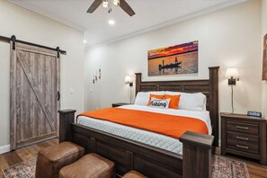 5 bedrooms, desk, iron/ironing board, travel crib