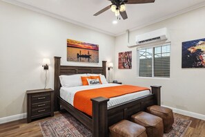 5 chambres, bureau, fer et planche à repasser, lit parapluie