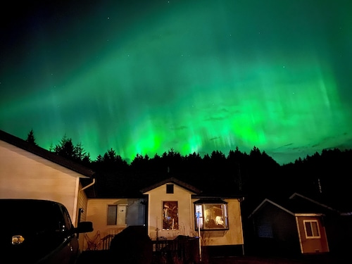 Emerald Isle Getaway - Tremendous 3-bedroom house with WiFi in Kodiak