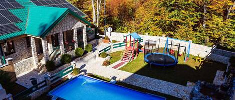 Alberca al aire libre por temporada