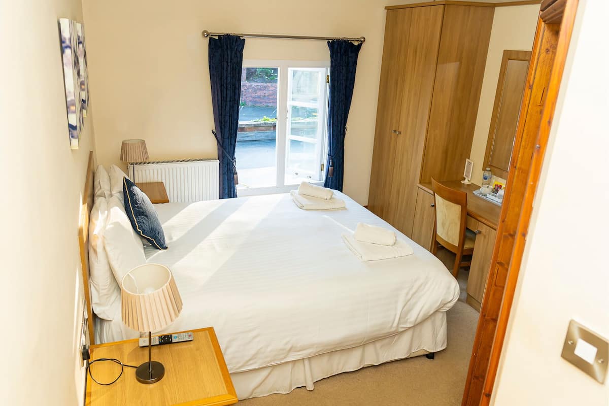 Double Room, Ensuite | 1 bedroom, premium bedding, free WiFi, bed sheets