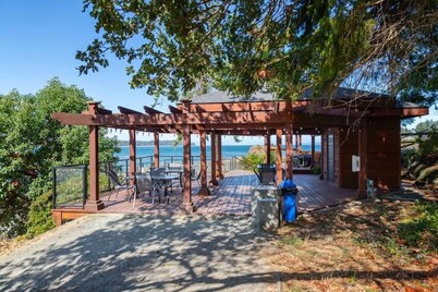 Serenity on the Bay - 1BDRM - Full Kitchen