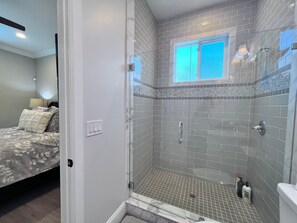 House, Multiple Beds, Pool Access, Pool View (Destination #34) | Bathroom | Towels, toilet paper