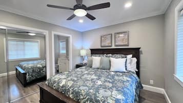 House, Multiple Beds, Pool Access, Pool View (Destination #34) | 6 bedrooms, bed sheets