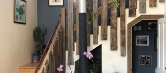 Charming 2-bedroom farmhouse style w/ loft—sleeps 7 easily— in Carbondale