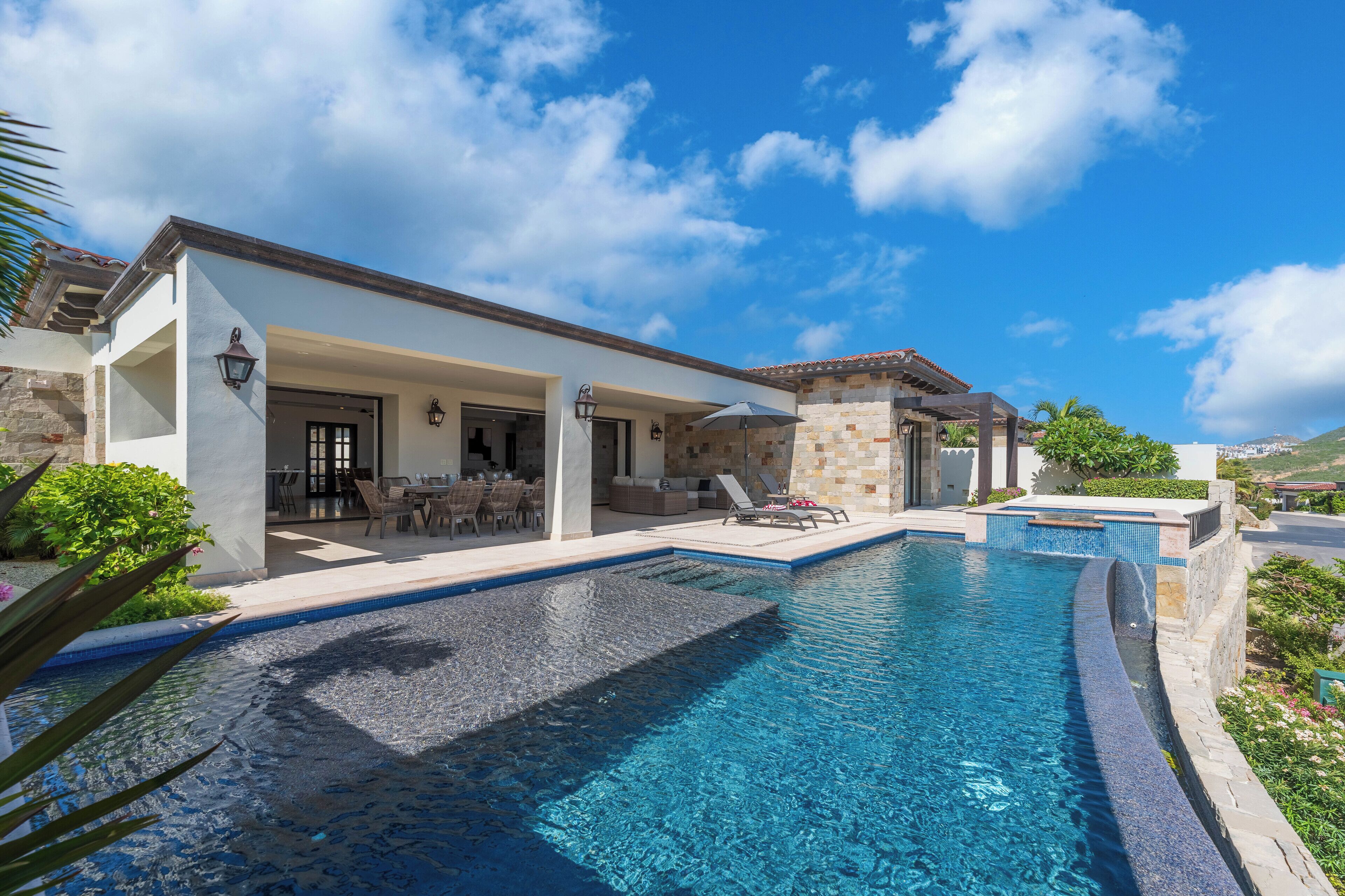 Infinity Pool with views to the Pacific Ocean and the Quivira Golf Course