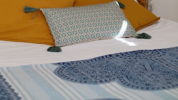 1 bedroom, internet, bed sheets