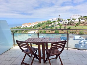 Outdoor dining - Ericeira  Beach  Tour (Mafra)