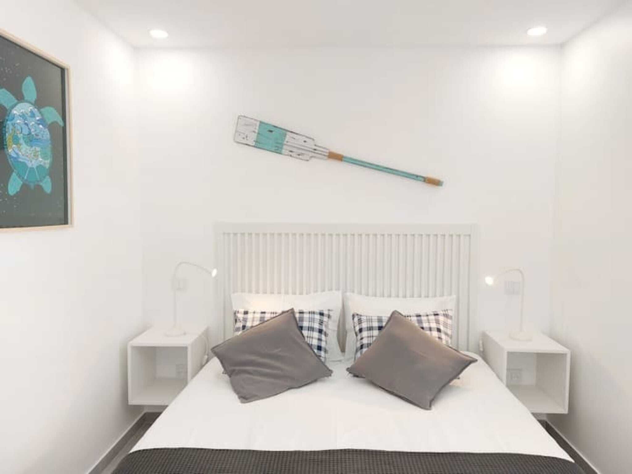 1 bedroom, desk, iron/ironing board, Internet