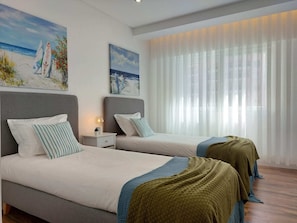 2 bedrooms, iron/ironing board, Internet, bed sheets