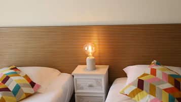 4 bedrooms, WiFi (free), bed sheets