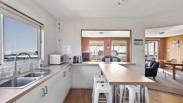 Microwave, oven, stovetop, coffee/tea maker